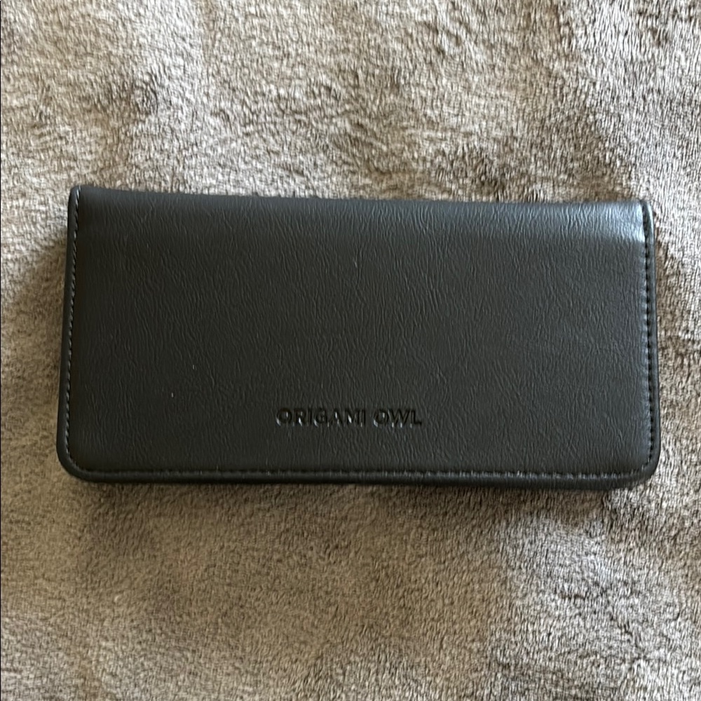 NEW Origami Owl Black Wallet
